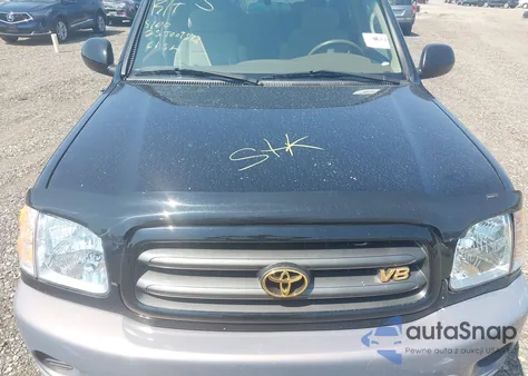 2002 Toyota Sequoia Sr5 V8 z USA, uszkodzony, nr VIN 5TDBT44AX2S086072